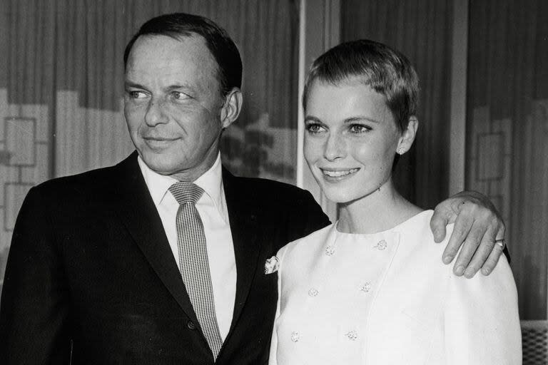 Mia Farrow homenajeó a su exmarido Frank Sinatra con un tierno mensaje y publicó fotos inéditas de su relación