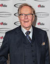 <p>Schauspieler Robert Hardy wurde als Tierarzt in der englischen Serie „Der Doktor und das liebe Vieh“ bekannt und begeisterte damit ein Millionenpublikum. Jüngeren Film- und Fernsehfans war Hardy vor allem als Zauberei-Minister Cornelius Fudge aus der Harry-Potter-Reihe bekannt. Einen weiteren großen Erfolg feierte er mit seiner Rolle als Winston Churchill in der Serie „Winston Churchill: The Wilderness Years“. Über 70 Jahre stand Hardy auf der Bühne und vor der Kamera. Am 3. August 2017 verstarb er im Alter von 91 Jahren. „Er hatte ein großartiges Leben mit einer gigantischen Karriere in Theater, Fernsehen und Film“, erklärten die Angehörigen in einem Statement zu seinem Tod. (Bild: WENN.com) </p>