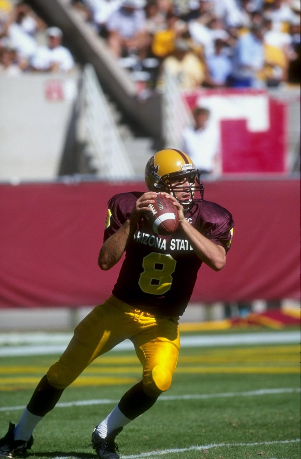 ASU quarterback Ryan Kelly looks down field against Notre Dame on Oct. 10, 1998, at Sun Devil Stadium in Tempe.