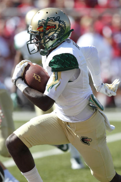 J.J. Nelson scores a TD against Arkansas. (USA TODAY Sports)