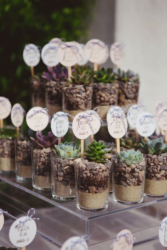 <p><b>Cadeau pour les invités</b></p><p>Ces ravissants petits cactus enchanteront vos invités. <i>[Photo: Pinterest]</i></p>