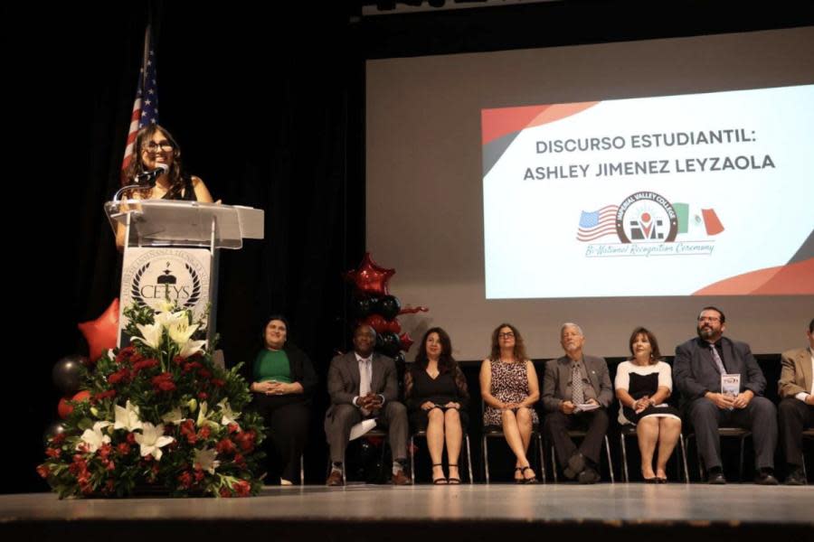 Ashley Jiménez, nieta de Julián Leyzaola, estuvo a cargo del discurso del primer evento de reconocimiento binacional en CETYS Mexicali