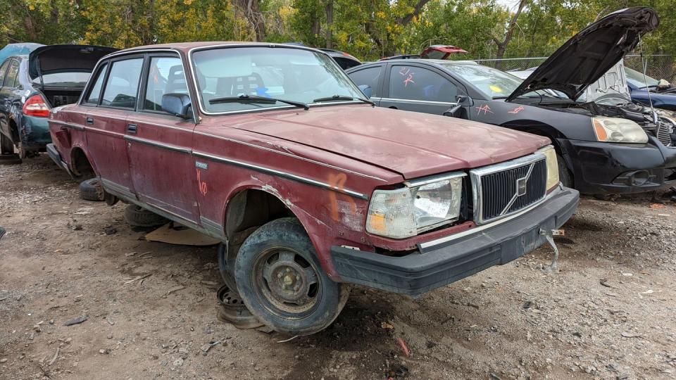 1990 volvo 240 dl in colorado junkyard