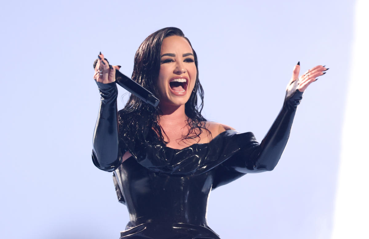 Demi Lovato talks Revamped, Cool For the Summer woman hookup