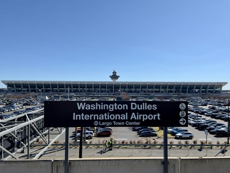 New sign need? Washington Dulles could be renamed "Trump International Airport" if some lawmakers win their longshot campaign (Daniel SLIM)