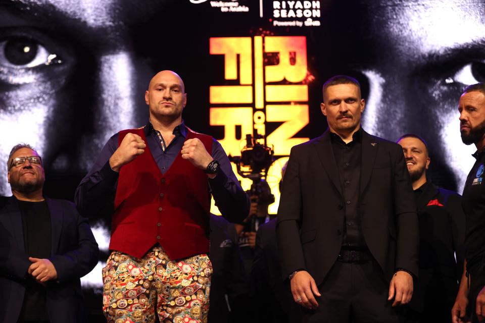 LONDON, ENGLAND - NOVEMBER 16: Tyson Fury and Oleksandr Usyk pose for a photo during the Tyson Fury v Oleksandr Usyk Press Conference at Outernet London on November 16, 2023 in London, England. (Photo by Alex Pantling/Getty Images)