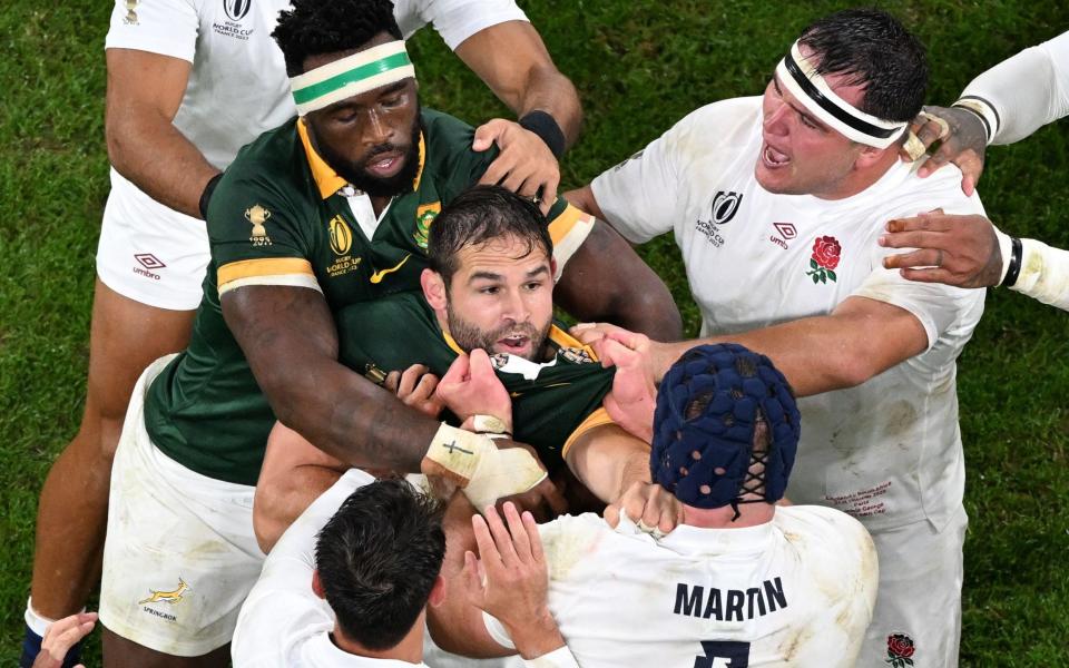 A scuffle breaks out and England are penalised