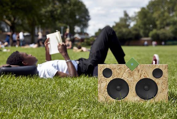 The vamp speaker is totally portable and linkable to the Vamp Stereo