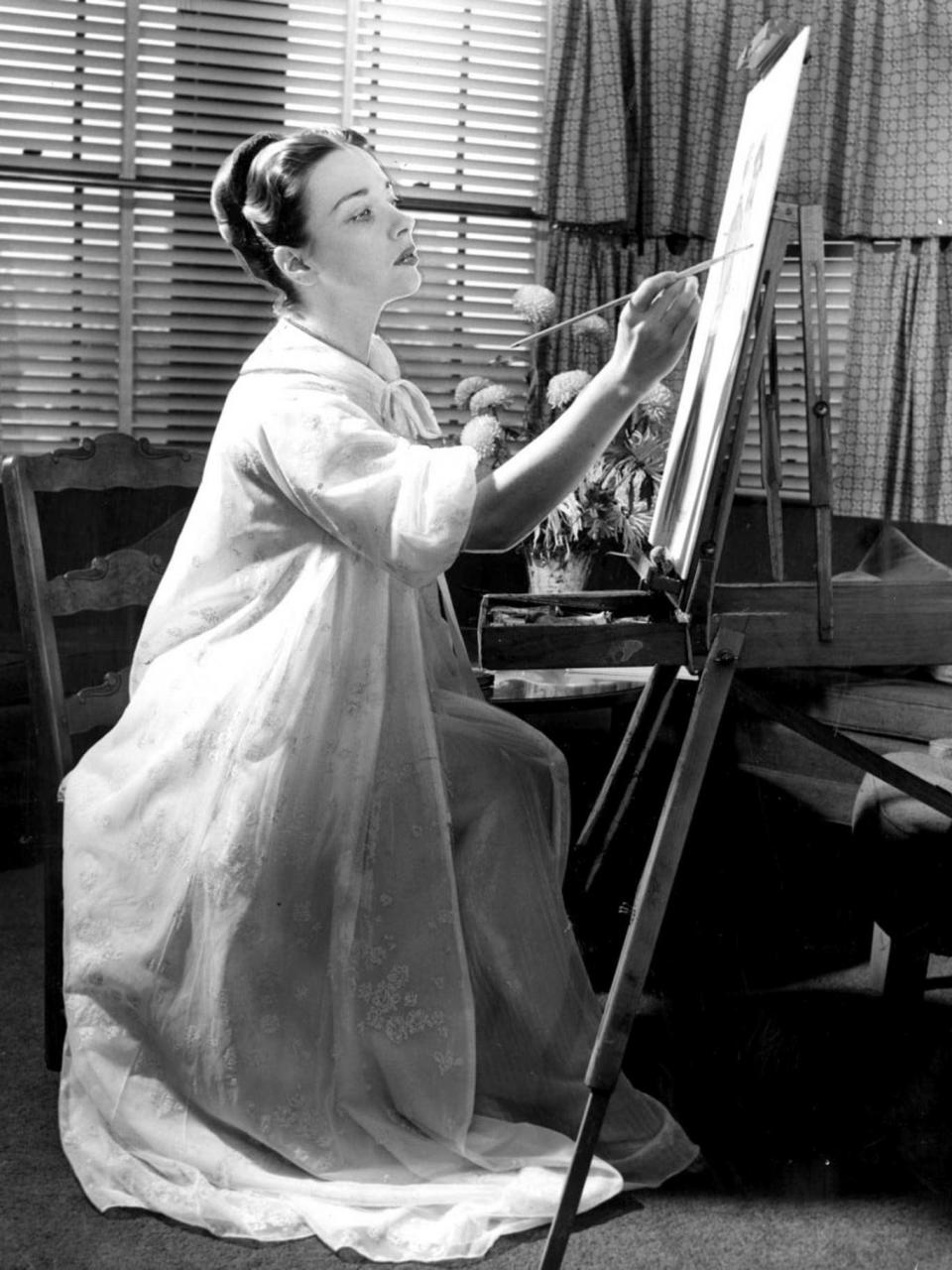 Morison showed off her artistic side for the camera in 1955 (The Washington Post)