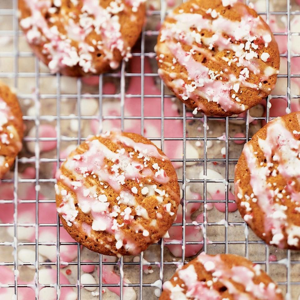 Peppermint Molasses Cookies