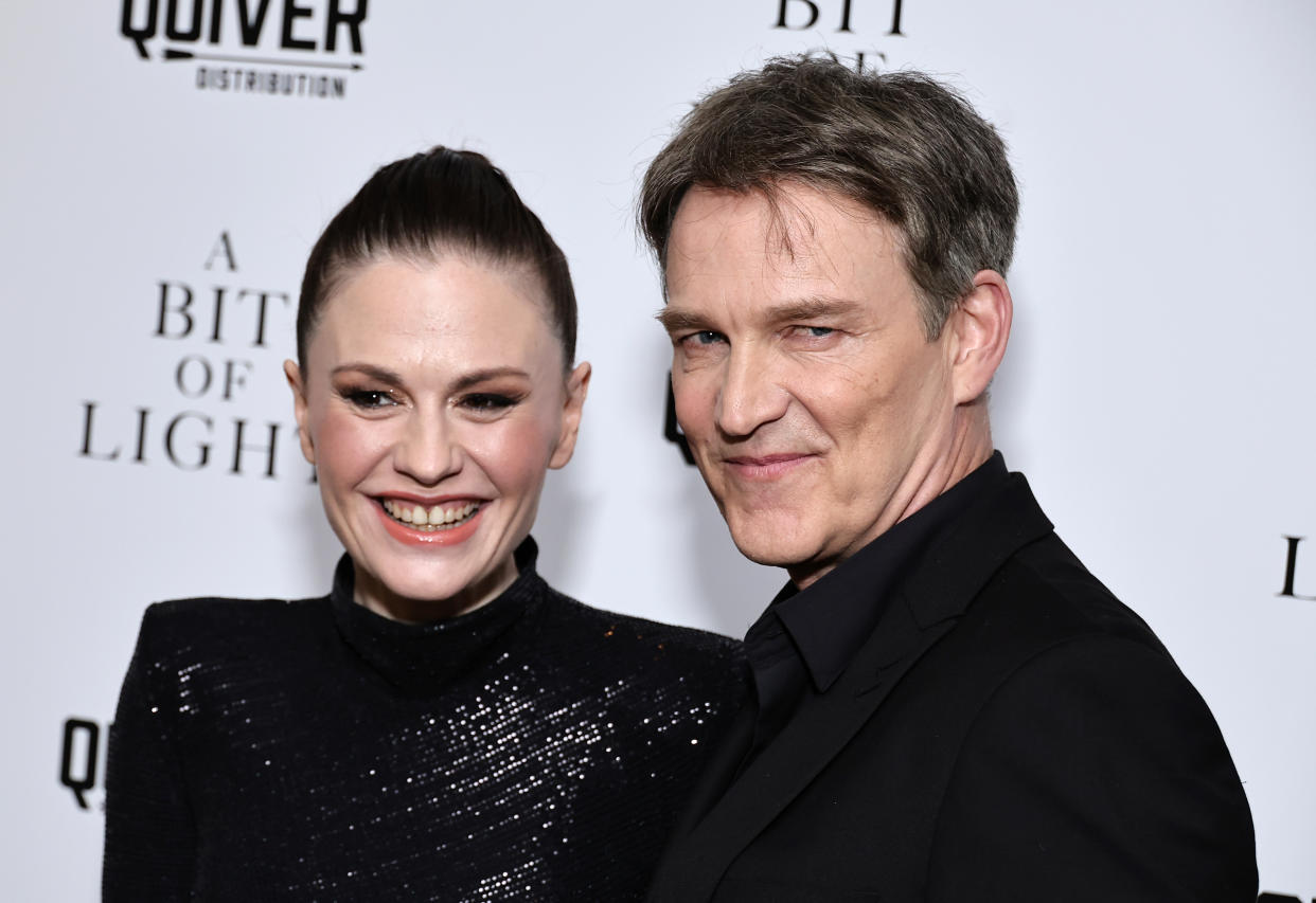 NEW YORK, NEW YORK - APRIL 03: Anna Paquin and Stephen Moyer attend 