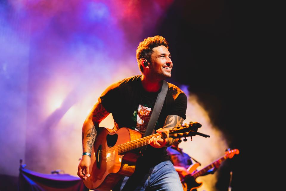 Michael Ray's latest EP, "Dive Bars and Broken Hearts," arrives on June 23