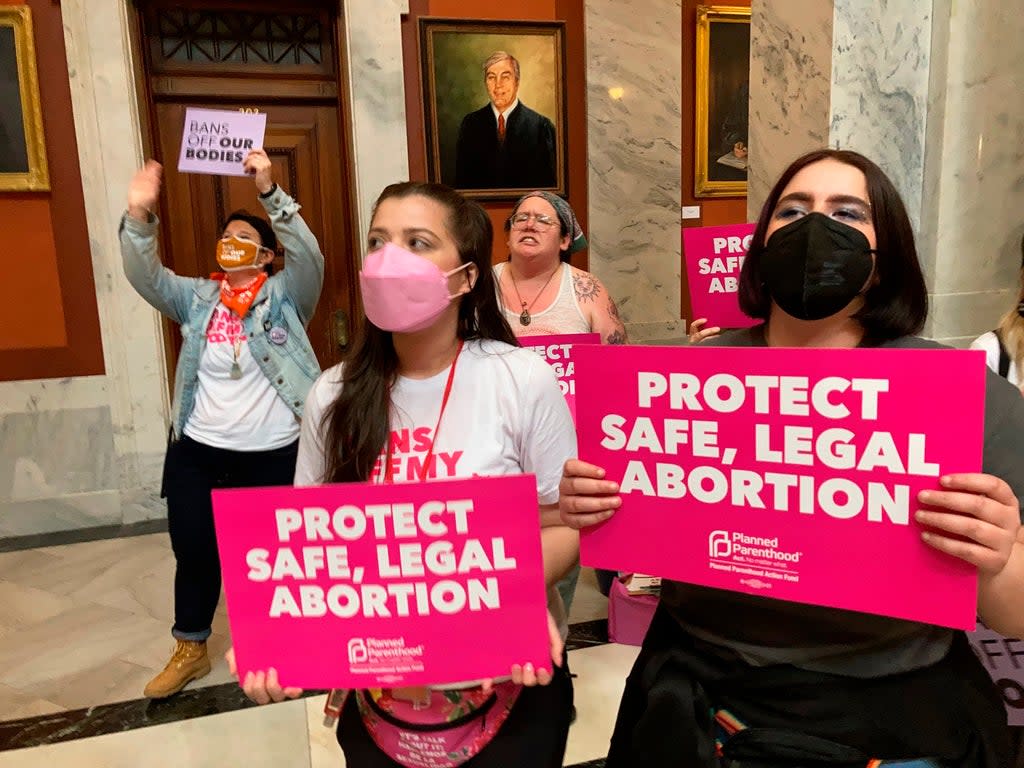 Abortion Kentucky (Copyright 2022 The Associated Press. All rights reserved.)