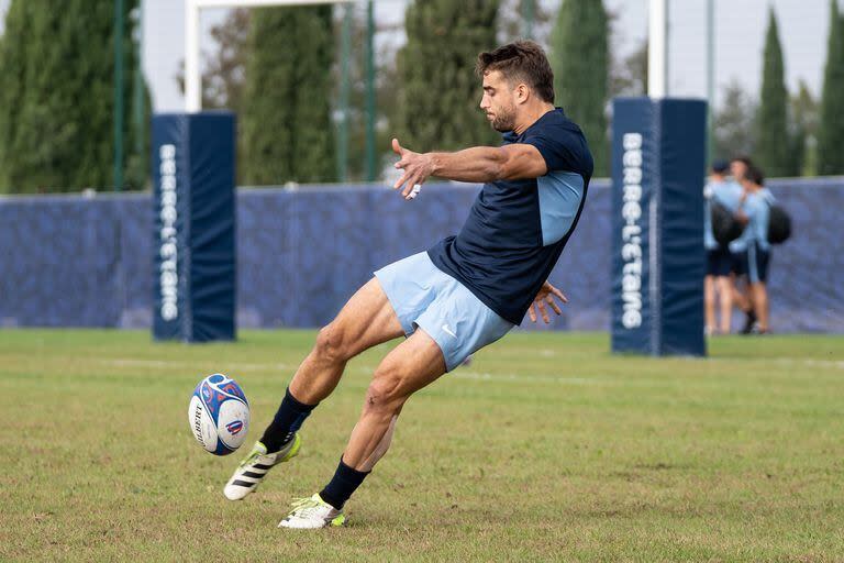 La versatilidad de Mallía es un activo de los Pumas e incluye su capacidad de patear; tan bueno es el cordobés como fullback, que desplazó a Santiago Carreras al puesto de apertura.