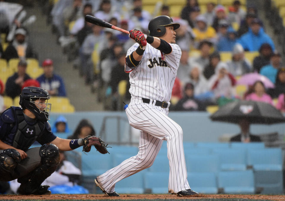 LOS ANGELES, CA - MARCH 21:  Yoshitomo Tsutsugoh #25 of team Japan bats against team United States in the first inning during Game 2 of the Championship Round of the 2017 World Baseball Classic at Dodger Stadium on March 21, 2017 in Los Angeles, California.  (Photo by Harry How/Getty Images)