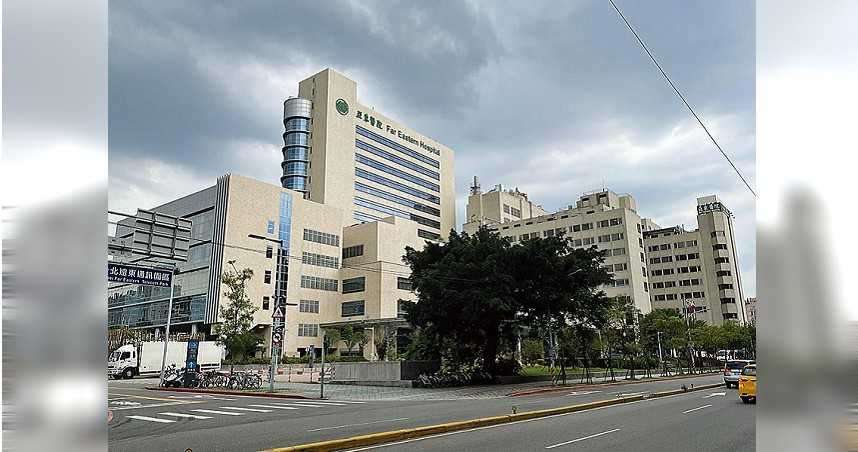 亞東醫院因收治曾出入「萬華茶藝館」的病患導致群聚感染，昨日一名86歲確診老翁不幸身亡。（圖／報系資料照）