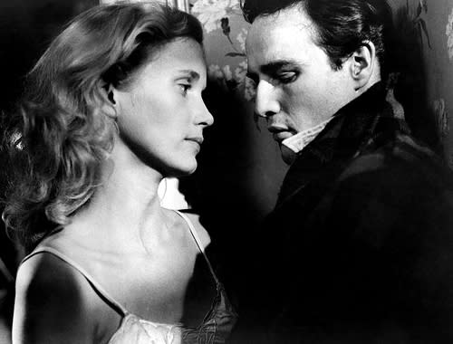 <p><b>9. Marlon Brando & Eva Marie Saint, 'On the Waterfront' (1954)</b> <br>"It felt like he understood me more than I understood myself, knew more about me than I felt I knew about myself," said Eva Saint in Moving Pictures Magazine on her relationship with Brando on the set of ‘On The Waterfront.’ No wonder the film received eight Academy Awards!</p>