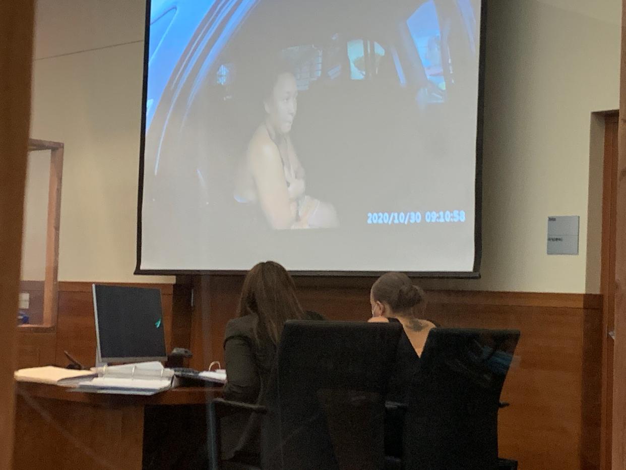 Dominique Carpenter, 29, bottom right and on screen, was on trial for murder this week in Franklin County Common Pleas Court in the 2020 stabbing death of her boyfriend, Mohamed Kaba, at their Reynoldsburg apartment. On Tuesday, the prosecution played a video captured by a Reynoldsburg police officer’s body camera of Carpenter speaking with officers after the stabbing. In that video, Carpenter said she and Kaba had been fighting verbally and then physically before she stabbed him. On Thursday, after three days of trial and shortly before closing arguments, Carpenter took a plea deal with prosecutors on involuntary manslaughter charge.