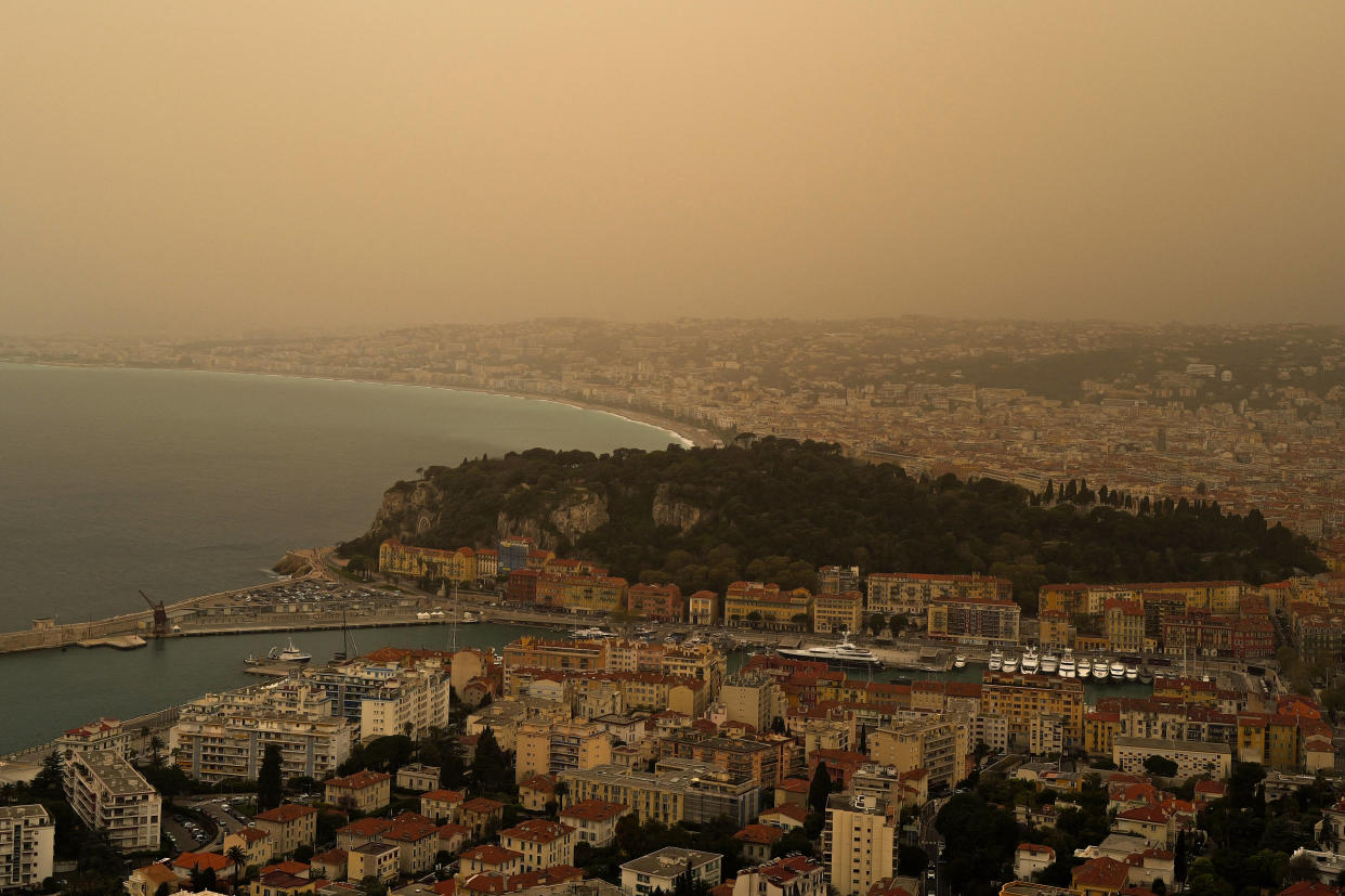 La poussière du Sahara met la Corse et la région Paca en alerte pollution aux particules fines.