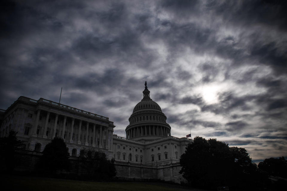 Dunkle Wolken über dem Capitol in Washington: Den USA droht durch den Haushaltsstreit ein Shutdown. (Bild: Saul Loeb/AFP/Getty Images)