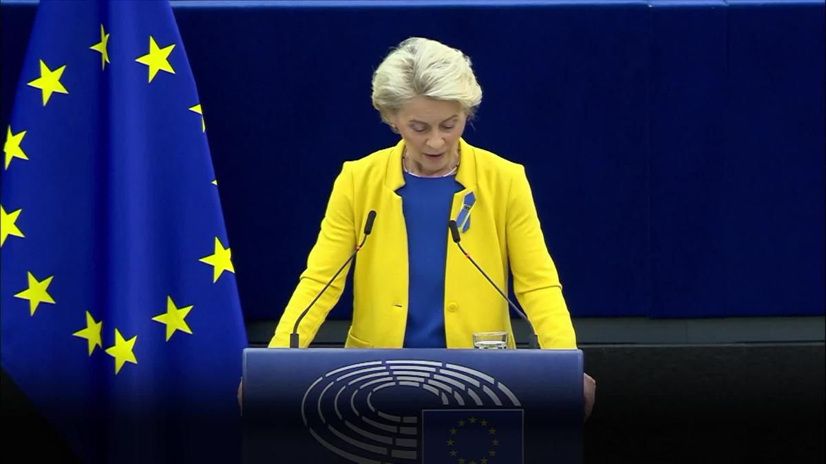 Le chef de l’UE rend hommage à la reine qui “a parlé à l’âme du monde”