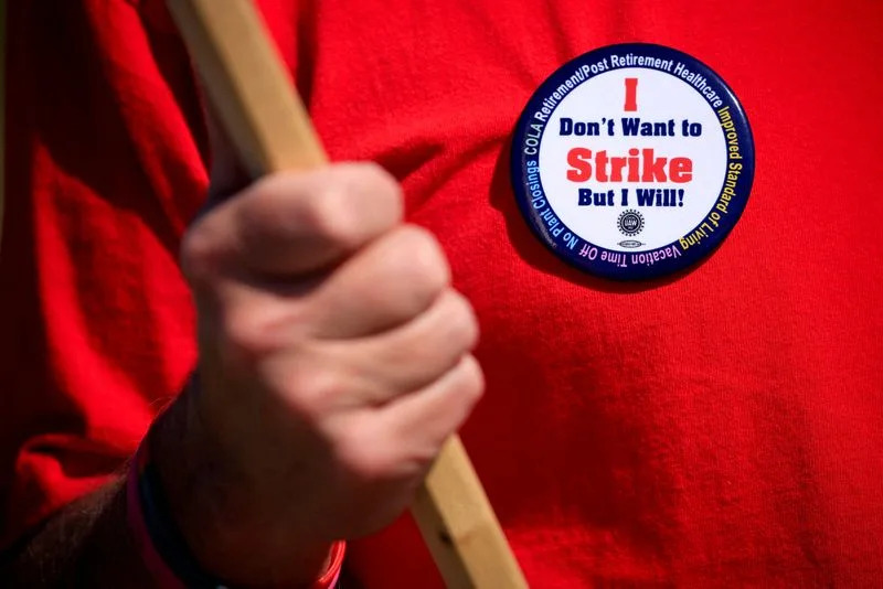 FILE PHOTO: United Auto Workers (UAW) union members picket outside Ford's Kentucky truck plant