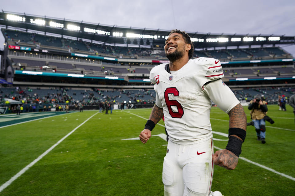 Arizona Cardinals running back James Conner leaves the field after an NFL football game against the Philadelphia Eagles, Sunday, Dec. 31, 2023, in Philadelphia. The Cardinals won 35-31. (AP Photo/Chris Szagola)