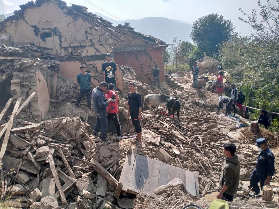 Earthquake in Nepal leaves at least 6 dead and 5 injured