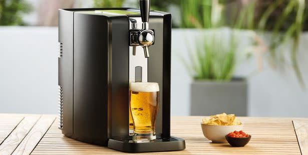 Pour The Perfect Home Draught With The Philips HD3600 PerfectDraft