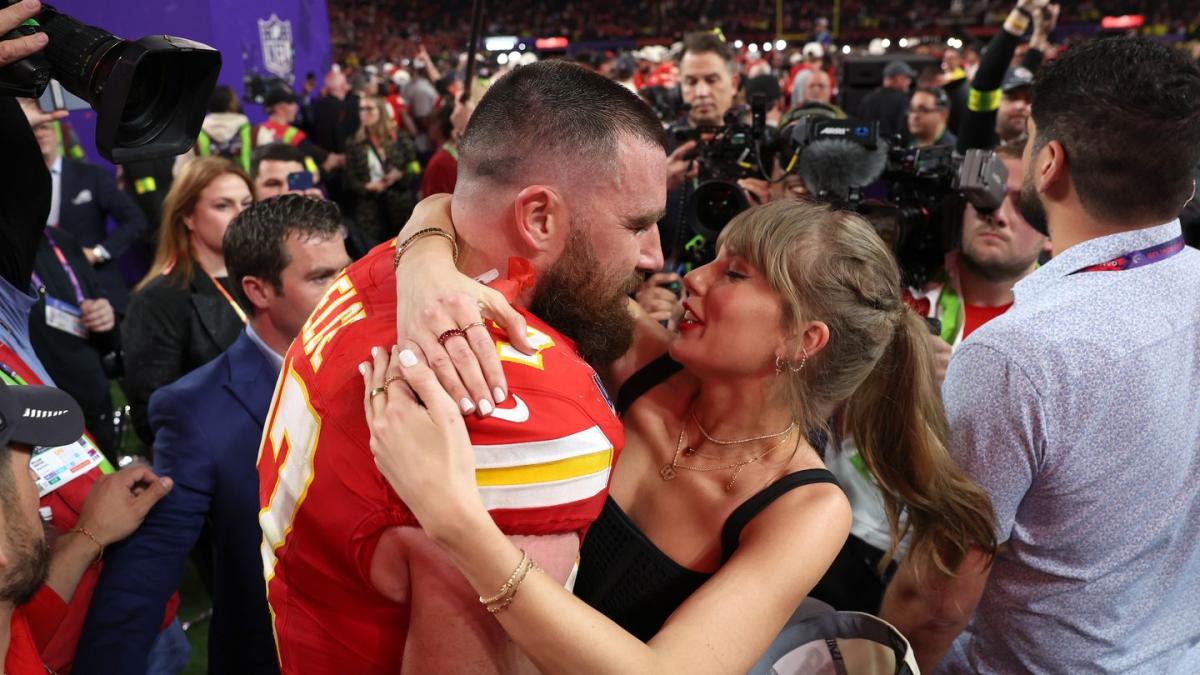 Travis Kelce Just Landed in Sydney to See Taylor Swift