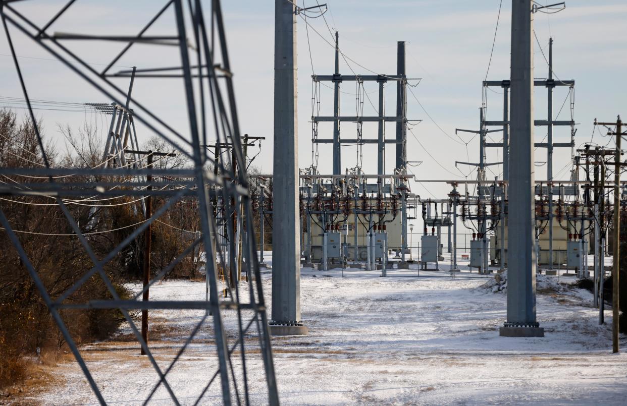 Transmission towers and power lines lead to a substation after a snowstorm on Feb. 16, 2021, in Fort Worth, Texas. (Photo: Ron Jenkins/Getty Images)