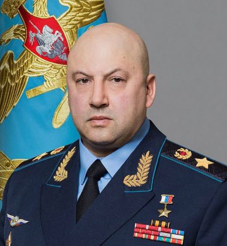 El general del Ejército Serguéi Surovikin fue nombrado comandante del agrupamiento combinado de tropas en la zona de la operación militar especial