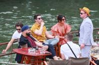 <p>Sophie Turner, Joe Jonas, Priyanka Chopra et Nick Jonas sur un bateau sur la Seine le 24 juin 2019.</p>