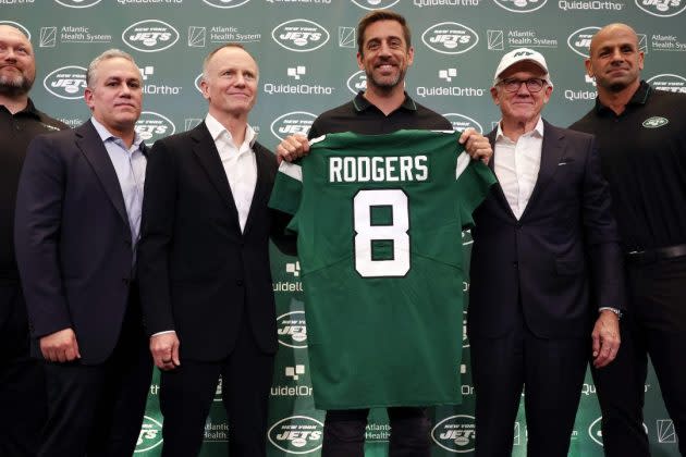 Aaron Rodgers, Jets Snag NFL's First Black Friday Game