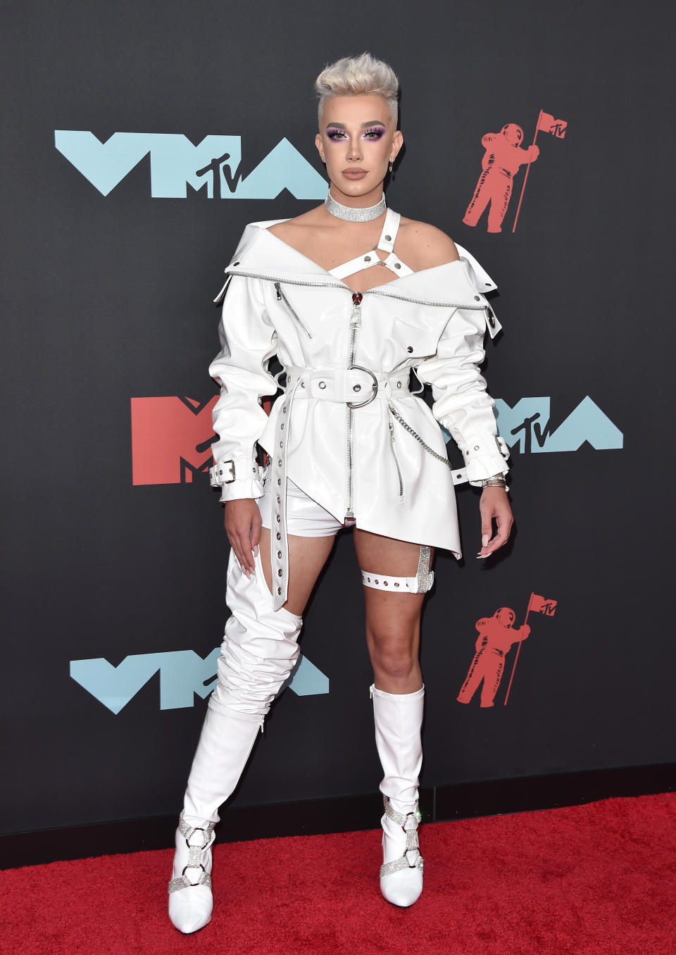 NEWARK, NEW JERSEY - AUGUST 26: James Charles attends the 2019 MTV Video Music Awards at Prudential Center on August 26, 2019 in Newark, New Jersey. (Photo by Axelle/Bauer-Griffin/WireImage)