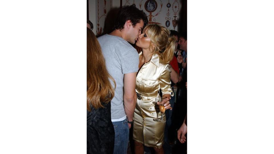 Steve Jones kissing Pamela Anderson