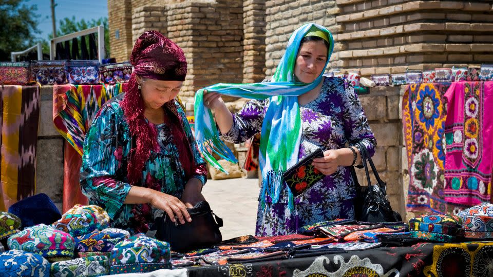 Souvenir sellers in Shakhrisabz. - Giovanni Mereghetti/Education Images/Universal Images Group/Getty Images