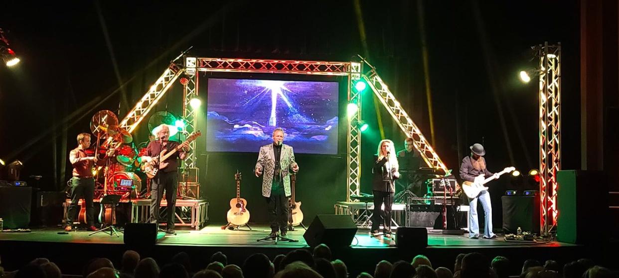 The 27th annual John Berry Christmas Tour will make a stop in Chillicothe again this year with a performance at the Majestic Theatre.