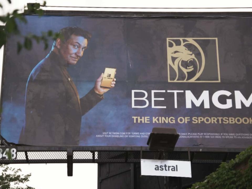 The Alcohol and Gaming Commission of Ontario wants to ban the use of athletes and celebrities who might appeal to kids in internet gambling advertisements. (Andy Hincenbergs/CBC - image credit)