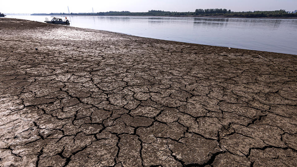 Dried riverbed on the Yangtze