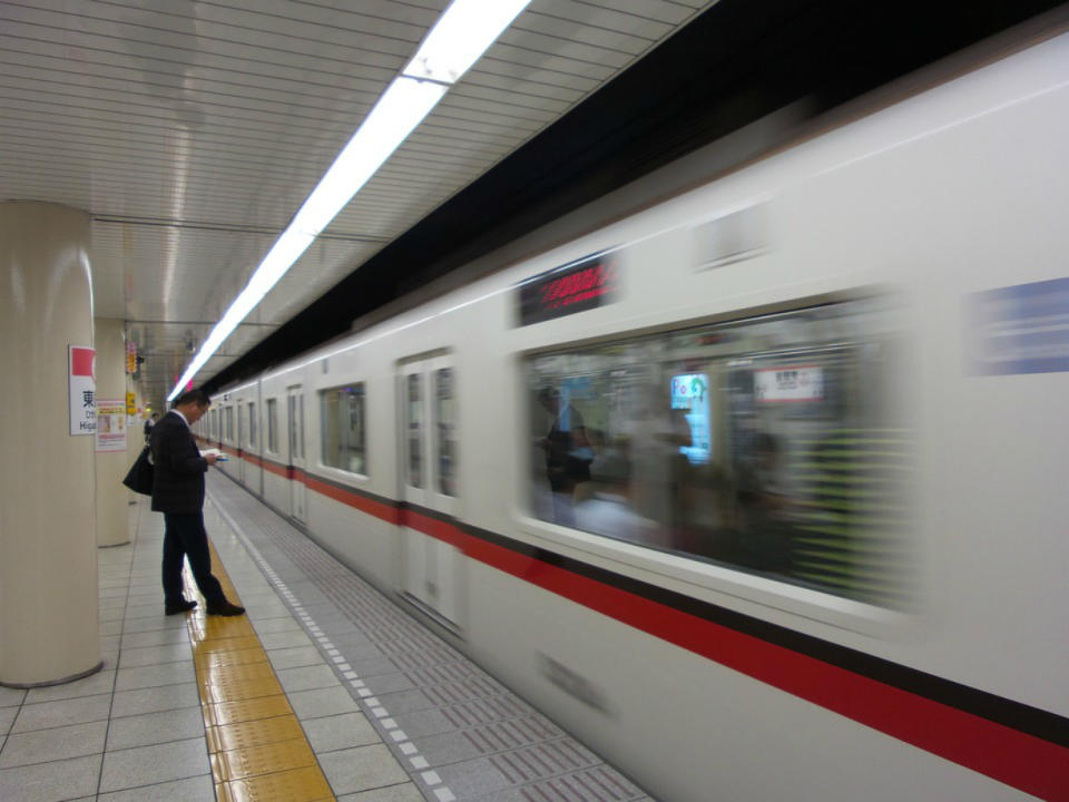 <p>Tokio es una de las pocas ciudades en las que el precio del transporte público ha aumentado en los últimos años. En la actualidad, el gasto medio que un ciudadano de la capital japonesa asume al mes para moverse por la ciudad es de 99,2 euros. (Foto: Pixabay). </p>