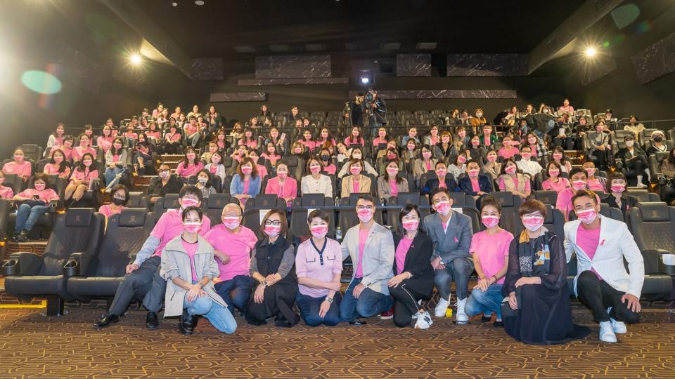 ▲粉紅絲帶乳癌防治宣傳微電影《莉莉安的禮物》舉辦首映會，全場動容。