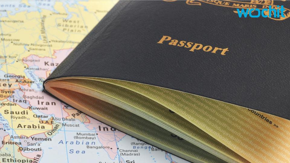 Un pasaporte occidental es moneda de cambio en las redes de tráfico de documentos en Siria. (Yahoo)