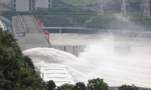 三峽大壩洩洪導致下游災情頻傳。（圖／翻攝自三峽晚報微博）