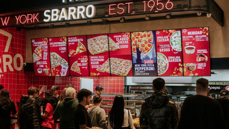 Sbarro cuenta con formato parecido al fast-food,