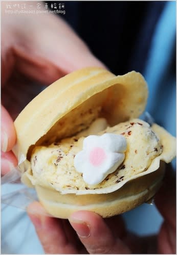 【食記│台南】我們這一家酥皮車輪餅~吃過嗎?冰淇淋車輪餅!