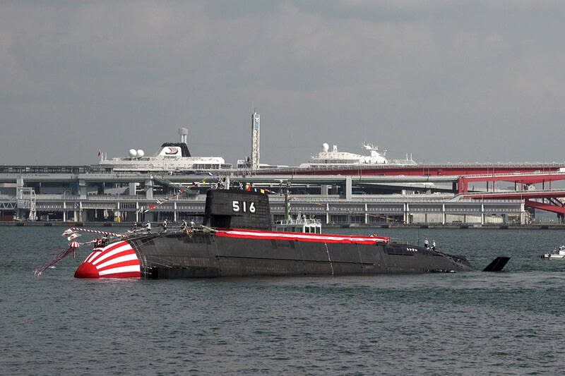 日本新型「大鯨級」柴電潛艦四號艦「雷鯨號」（JS Raigei, SS-516）日前下水。日本海上自衛隊官網