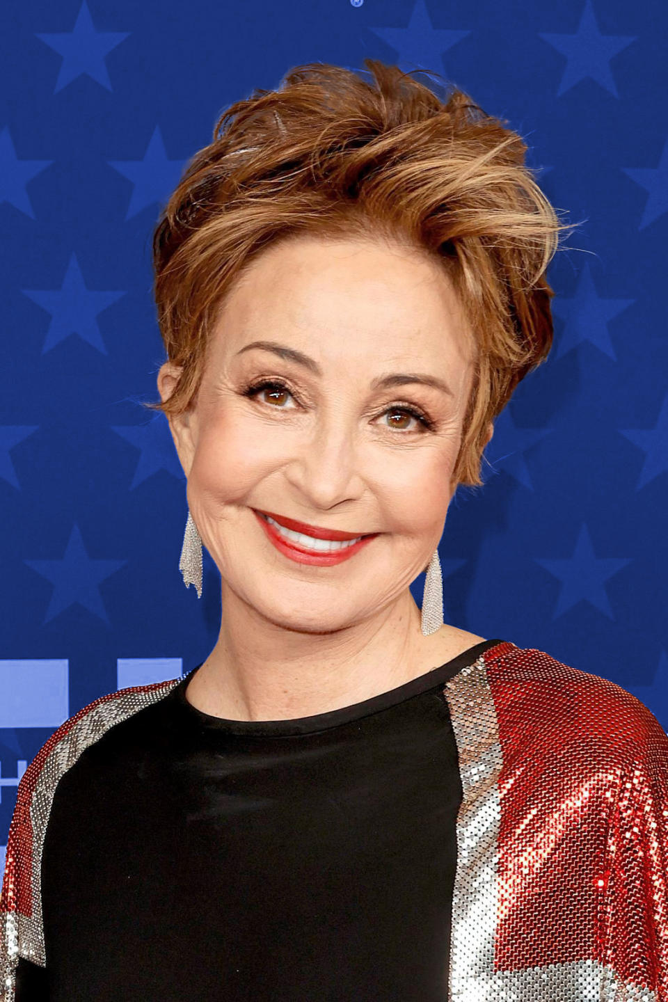 Annie Potts layered hair