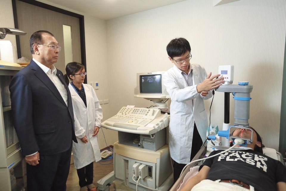 2008年李成家創立安克醫材，研發人員正在開發可偵測呼吸終止症的智慧醫材。