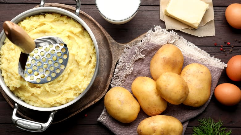 mound of mashed potatoes with eggs